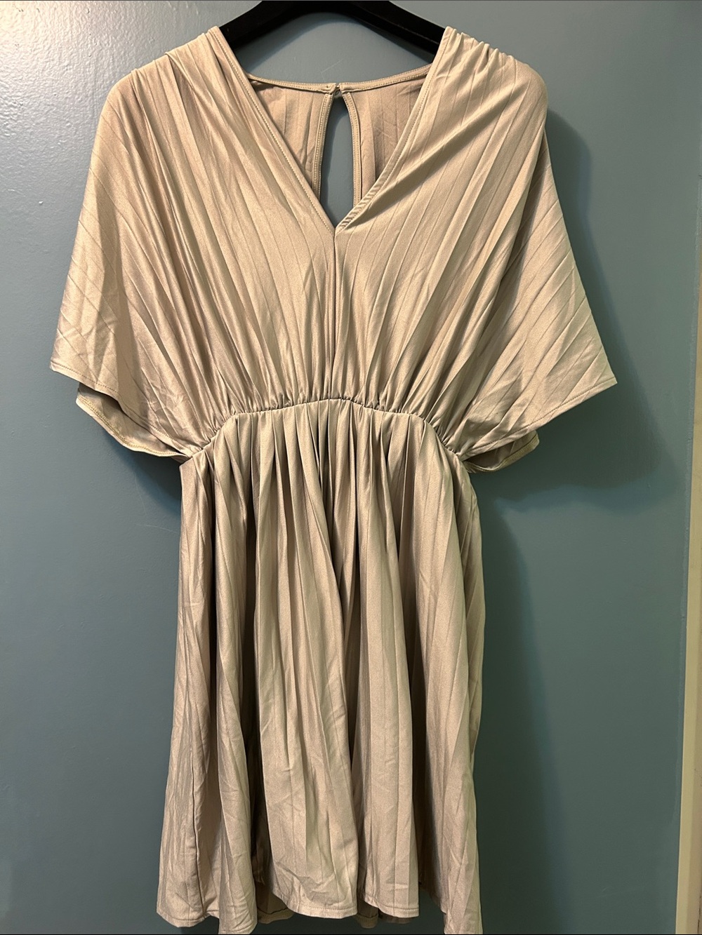 H&M BRAND NEW NO TAG PLEATED FULL OPEN BACK KNEE LENGTH DRESS SIZE XS